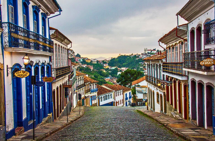 rua principal da cidade Ouro Preto