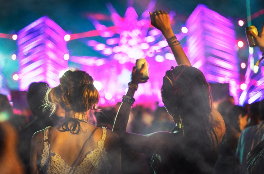  Revolução Cultural: O Impacto Da Cultura Pop na Juventude